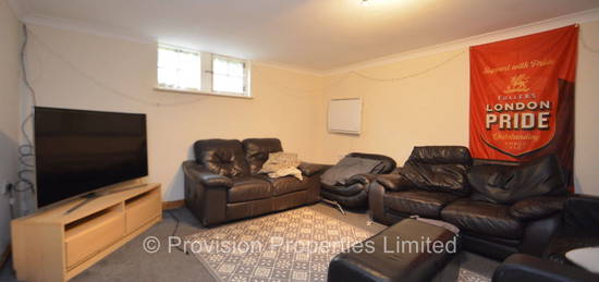 End terrace house to rent in Regent Park Avenue, Hyde Leeds LS6