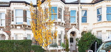 Flat for sale in Helix Road, London SW2