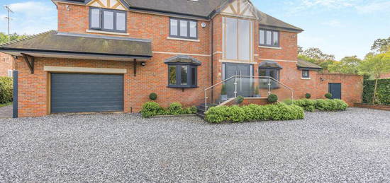 6 bedroom detached house for sale