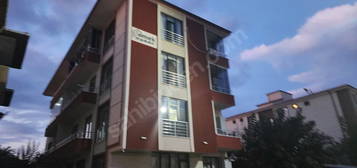 ADRES EMLAK'TAN ALTINOVA MERKEZDE KİRALİK DAİRE