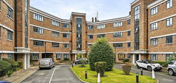 Flat for sale in Kingsbridge Avenue, London W3