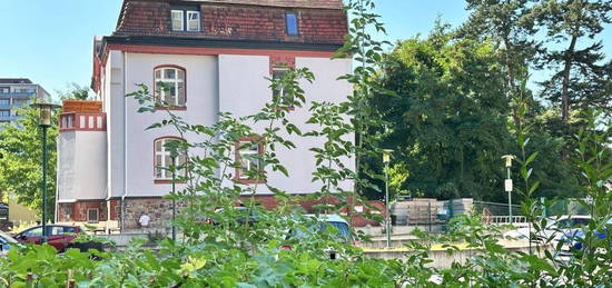 ERSTBEZUG - Reizvolles Dachnest in einer liebevoll sanierten Stadtvilla