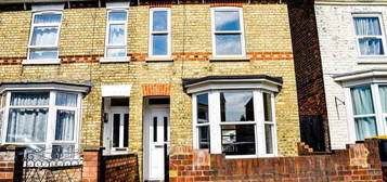 3 bed semi-detached house to rent