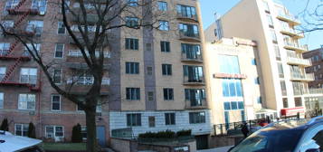 2827 Ocean Pkwy Apt 2B, Brooklyn, NY 11235