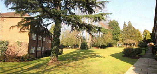 Flat to rent in Christchurch Road, Virginia Water, Surrey GU25