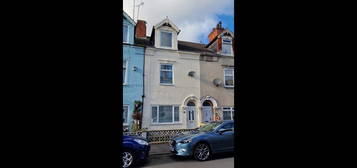 4 bed terraced house to rent