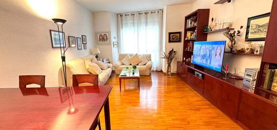 Piso en venta en Rambla Badal, Sants