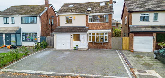 5 bed detached house for sale