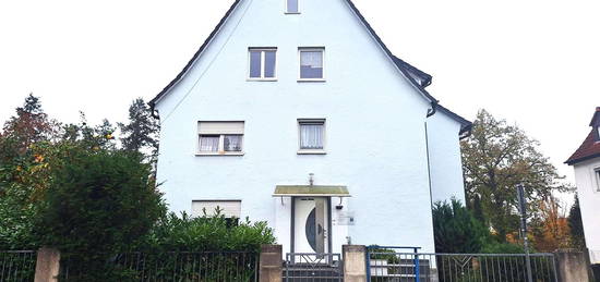 Ansprechende und modernisierte 4-Zimmer-Erdgeschosswohnung mit Terrasse in Forchheim