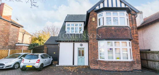 6 bedroom detached house