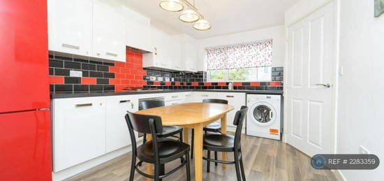 2 bedroom semi-detached house