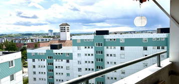 3-Zimmer-Wohnung mit zwei Loggien, Parkplatz und Weitblick
