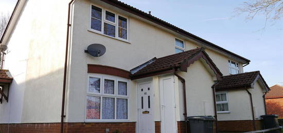 Terraced house to rent in Constantine Way, Basingstoke RG22