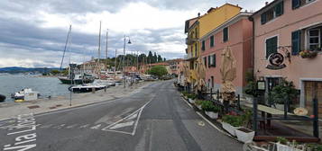 Ampio 3 vani con DUE CAMERE e BALCONE Portovenere