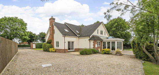 4 bed detached house for sale