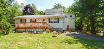 566 Mountain Rd, Albrightsville, PA 18210