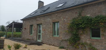 A VENDRE - BLOT IMMOBILIER - FOUGERES - Longère de 157 m² environ sur beau terrain de 1500 m²