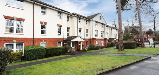 Flat to rent in The Byfrons, Boundary Road, Farnborough, Hampshire GU14