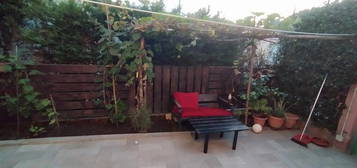 Tricamere con giardino privato