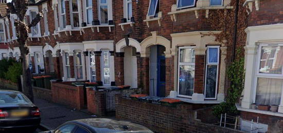 3 bed terraced house to rent