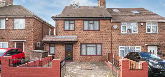 5 bedroom semi-detached house for sale