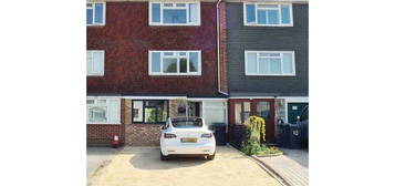 Terraced house to rent in West Road, Sawbridgeworth CM21