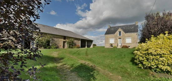 Propriété de campagne avec maison 2 chambres, longere à renover et hangar sur 5600m²