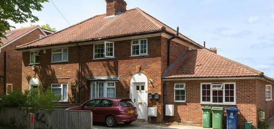 5 bedroom semi-detached house