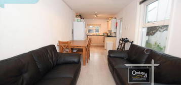 5 bedroom terraced house to rent