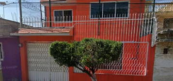 Venta De Bonita Casa En Jardines De Morelos, Ecatepec  Di-005