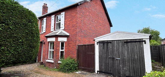 4 bed semi-detached house for sale