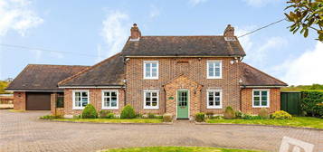 4 bed detached house to rent