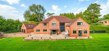 6 bedroom detached house for sale