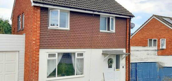 3 bedroom link detached house for sale