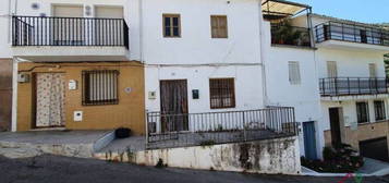 Chalet adosado en venta en calle Merino