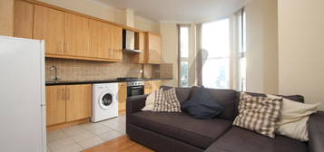 2 bed flat to rent