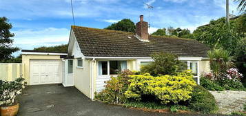 4 bedroom detached bungalow to rent