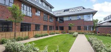 Flat for sale in Woking, Surrey GU21