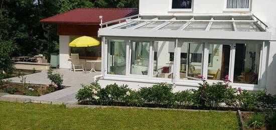 ***EINZIEHEN UND WOHLFÜHLEN, GARTEN, GROSSRAUMCARPORT UND WINTERGARTEN***