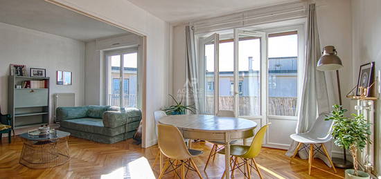 Versailles Boulevard de la Reine - Appartement 4 pièces 82 m² situé au 5ème et dernier étage  avec ascenseur et cave