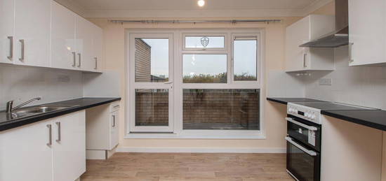 Flat to rent in Mullen Avenue, Downs Barn, Milton Keynes MK14