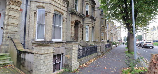 Flat to rent in The Drive, Hove, East Sussex BN3