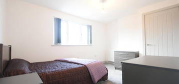 4 bed shared accommodation to rent