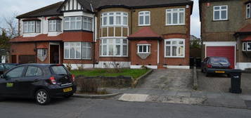 4 bedroom semi-detached house to rent