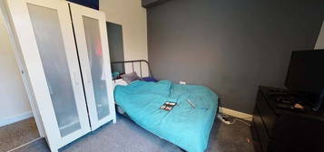 3 bed shared accommodation to rent