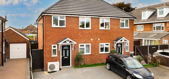 2 bedroom semi-detached house for sale