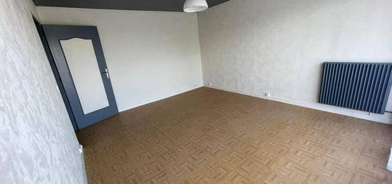 Appartement  à louer, 2 pièces, 1 chambre, 51 m²