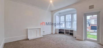 3 bedroom flat to rent