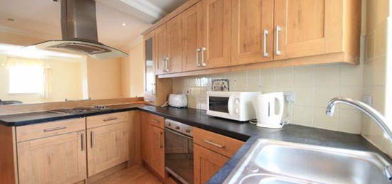 4 bed flat to rent