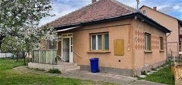 Eladó családi ház, Dunaharasztin 47.9 M Ft, 2 szobás